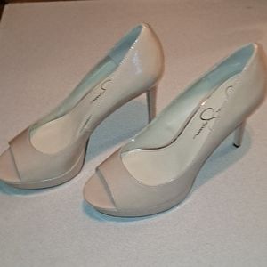 Jessica Simpson Nude Peep Toe Pumps size 8.5
